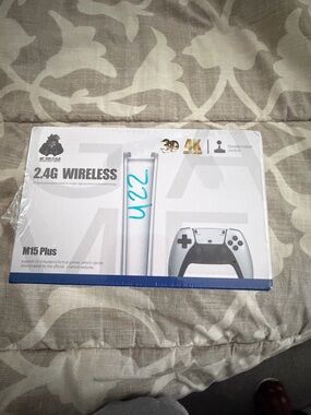 M15 Plus 2.4G Wireless White & Black Game Controller